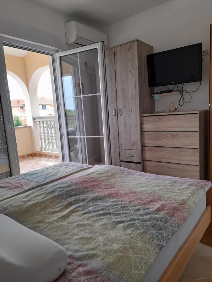 Apartmani Slavko Fažana Buitenkant foto